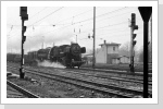 52 8076 war im März 85 dann vorm Rathenower Nahgüterzug zu sehen, hier die Einfahrt in Stendal
