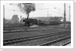 Interessanter Weise fährt der Rathenower Nahgüterzug bei der Ausfahrt Stendal über den Ablaufberg. So was habe ich sonst nie gesehen. März 85