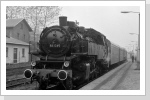 Schön mal die Pockauer 86 hier zu sehen, aber warum mußte man als Epoche 3 fahren :-( Schön mal die Pockauer 86 hier zu sehen, aber warum mußte man als Epoche 3 fahren :-(