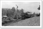 Einfahrt Walthersdorf, Zwei Flügel zeigt den Abzweig nach Crottendorf an. Einfahrt Walthersdorf, Zwei Flügel zeigt den Abzweig nach Crottendorf an.