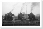 52 8184, 8176 und 8167 stehen an der Drehscheibe im Bw Brandenburg Ostern 83 52 8184, 8176 und 8167 stehen an der Drehscheibe im Bw Brandenburg Ostern 83