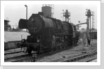 52 8135 nimmt am anderen Wasserkran vorn gut einsehbar am Bahnsteig Wasser. Juli 84 52 8135 nimmt am anderen Wasserkran vorn gut einsehbar am Bahnsteig Wasser. Juli 84