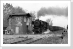 Den gleichen Zug konnte ich per bequemer Zugverfolgung mit einem kennen gelernten West Eisenbahnfan noch mal am Abzw Gollwitz aufnehmen. Sep 86