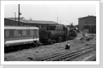 In Brandenburg Altstadt wartet 52 8176 auf die Abholung zum Bw Hbf nach ihren Fristarbeiten Juli 84 In Brandenburg Altstadt wartet 52 8176 auf die Abholung zum Bw Hbf nach ihren Fristarbeiten Juli 84