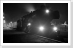 Nach der Mitfahrt bis Potsdam Stadt konnte ich dann dort Nachtaufnahmen von 52 8135 machen Okt 84 Nach der Mitfahrt bis Potsdam Stadt konnte ich dann dort Nachtaufnahmen von 52 8135 machen Okt 84