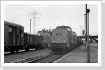 111 001 und 002 mit dem Dolomitzug aus Neuruppin in Brandenburg Altstadt Juli 84