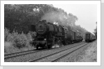 Haarscharf kreuzte der D 642 mit dem Dg 54733 vor Brandenburg, wieder Militätzeug geladen, nix wie weg Juli 87 Haarscharf kreuzte der D 642 mit dem Dg 54733 vor Brandenburg, wieder Militätzeug geladen, nix wie weg Juli 87