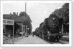 Der Rangierer bespricht die Verteilung der Wagen in Gross Kreutz Der Rangierer bespricht die Verteilung der Wagen in Gross Kreutz