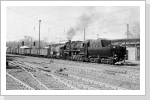 Zur Frühjahrsmessewoche 1987 war 52 8120 als Lokhilfe aus Falkenberg nach Engelsdorf gekommen, hier in Borsdorf auf dem Weg nach Trebsen März 87 Zur Frühjahrsmessewoche 1987 war 52 8120 als Lokhilfe aus Falkenberg nach Engelsdorf gekommen, hier in Borsdorf auf dem Weg nach Trebsen März 87