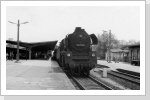 Freitag und Sonntags kam die 35 1113 mit dem E 944 durch Falkenberg. Ich fuhr dann im Zug mit. Juli 85 Freitag und Sonntags kam die 35 1113 mit dem E 944 durch Falkenberg. Ich fuhr dann im Zug mit. Juli 85