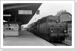 50 3703 vom Bw Blankenburg erreicht als Vorspann vor einem Wendezug Halberstadt Okt 83 50 3703 vom Bw Blankenburg erreicht als Vorspann vor einem Wendezug Halberstadt Okt 83