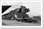 Kurzer Halt und ein Sprint über den Bahnsteig ergab noch ein Bild von der Ausfahrt hinten steht 50 3557 Dez 84 Kurzer Halt und ein Sprint über den Bahnsteig ergab noch ein Bild von der Ausfahrt hinten steht 50 3557 Dez 84