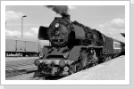 Am Nachmittag bespannte die 50 3552 als Schlußlok den D Zug Wagenpark nach Thale, den sie von Thale nach Halberstadt zurück fährt. Halberstadt Juli 87 Am Nachmittag bespannte die 50 3552 als Schlußlok den D Zug Wagenpark nach Thale, den sie von Thale nach Halberstadt zurück fährt. Halberstadt Juli 87