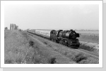Auch 50 3552 bespannte diesen Zug, hier erreicht er gleich Schwanebeck Juli 87 Auch 50 3552 bespannte diesen Zug, hier erreicht er gleich Schwanebeck Juli 87