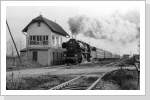 Hier verläßt 50 3662 den Bahnhof Wegeleben in Richtung Halberstadt mit P 19413 Dez 87 Hier verläßt 50 3662 den Bahnhof Wegeleben in Richtung Halberstadt mit P 19413 Dez 87