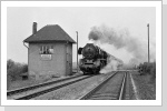 Bereits Ostern 1990 kam dann die neu hauptuntersuchte Lok 50 3708 vor dem P 19408 zum Einsatz, hier wieder am Bk Goldbach Bereits Ostern 1990 kam dann die neu hauptuntersuchte Lok 50 3708 vor dem P 19408 zum Einsatz, hier wieder am Bk Goldbach