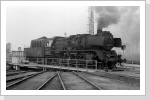 50 3681 auf der Drehscheibe in Magdeburg Rothensee, sie kam vom Nahgüterzug aus Altengrabow zurück Okt 85 50 3681 auf der Drehscheibe in Magdeburg Rothensee, sie kam vom Nahgüterzug aus Altengrabow zurück Okt 85