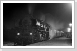 Mit Kerzenbeleiuchtung fuhr die 50 3705 dann planmäßig ihren Zug nach Gunsleben. Ich durfte auf der Lok mitfahren. Oschersleben Dez 87