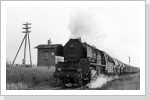 50 3520 passiert mit N 61744 den Posten an der Einfahrt Blumenberg Dez 87