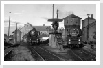 Im schönen Abendlicht warten 50 3662 und 50 3606 in ihrem Heimat Bw Juli 88