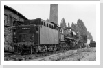 Ab 1982 wurden fast alle 44er auf Kohle zurück gebaut, 44 2663 und 01 2024 als stationäre Heizlok in Stassfur Sommer 86 Ab 1982 wurden fast alle 44er auf Kohle zurück gebaut, 44 2663 und 01 2024 als stationäre Heizlok in Stassfur Sommer 86