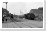 41 1231 kreuzte wieder in Eickendorf mit dem P-Zug nach Güsten, ich schnell raus und Ausfahrt aufgenommen Juni 87 41 1231 kreuzte wieder in Eickendorf mit dem P-Zug nach Güsten, ich schnell raus und Ausfahrt aufgenommen Juni 87