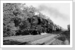 Im Bk Abstand folgte die 50 3685 dem Dg 53856 mit diesem Bauzug Neustadt/Dosse April 86 Im Bk Abstand folgte die 50 3685 dem Dg 53856 mit diesem Bauzug Neustadt/Dosse April 86