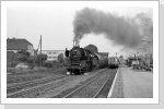 50 3685 bespannt die Übergabe nach Kyritz und verläßt Neustadt/Dosse Mai 85 50 3685 bespannt die Übergabe nach Kyritz und verläßt Neustadt/Dosse Mai 85