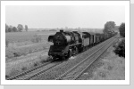Gegen 14 Uhr fuhr der Nahgüterzug dann wieder von Neustadt nach Wittenberge zurück, hier vom Bk Plänitz aus aufgenommen. Juli 85