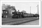Ein Horrorszenario erlebte ich nach dieser Aufnahme 50 3554 mit einem russischen Panzerzug. Der russische Offizier und der Soldat beobachteten uns beim fotografieren. Dann kamen sie her und wollten den Film belichten. Sie konnten kein Deutsch was uns zugute kam. Juli 86 Ein Horrorszenario erlebte ich nach dieser Aufnahme 50 3554 mit einem russischen Panzerzug. Der russische Offizier und der Soldat beobachteten uns beim fotografieren. Dann kamen sie her und wollten den Film belichten. Sie konnten kein Deutsch was uns zugute kam. Juli 86