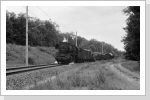 50 3637 ist am Abzw. Hasselberg auf dem Weg von Wustermark nach Neustadt/dosse mit Dg 52176 Juli 86